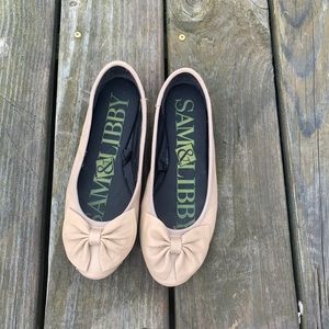 Tan flats, barely used